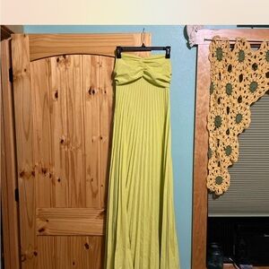 Elegant Lime Green Pleated Skirt